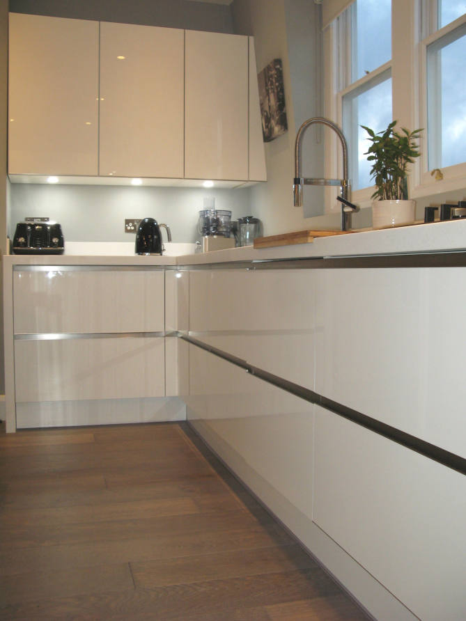 White-High-Gloss-Kitchen-Installation side view