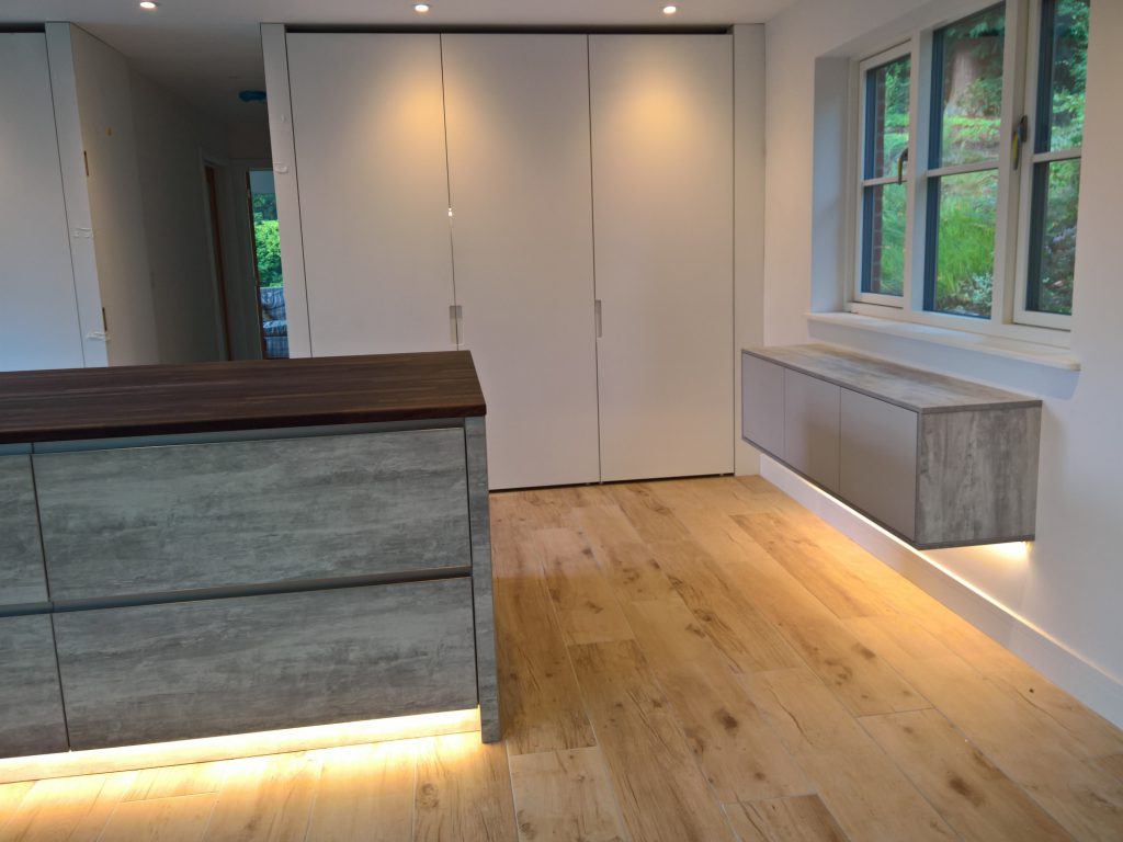 Leyswood Road , Groombridge cabinet feature