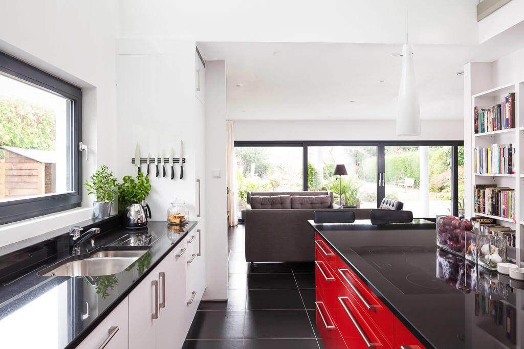 Kitchen with view to the garden