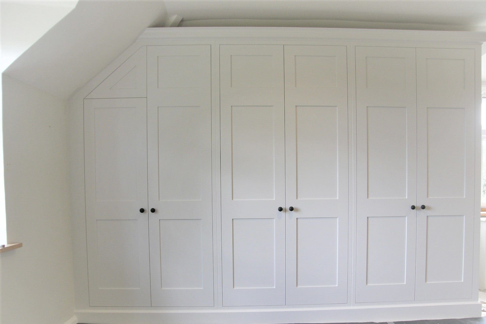 Buckhurst Lane, Wadhurst – built-in bespoke hand painted wardrobes