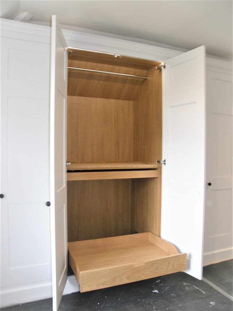 Pull out draw for wardrobe